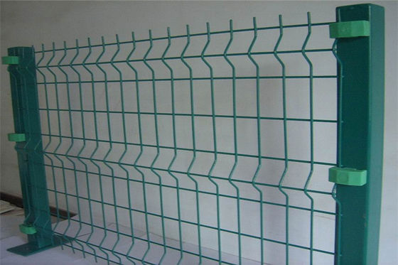 50x100mm Green PVC Coated Wire Fencing 3D Curved For Garden